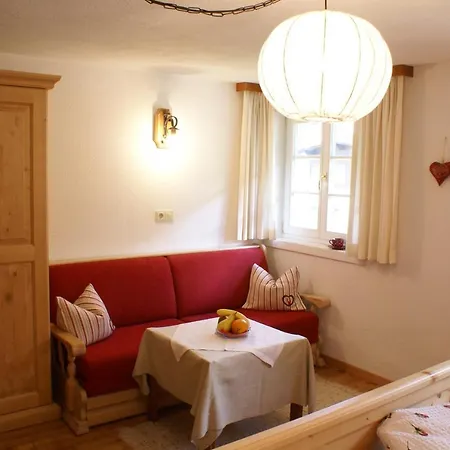 Tirolerhaus Homestay
