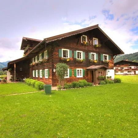 Homestay Tirolerhaus *