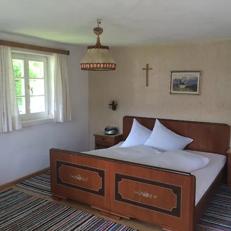 Tirolerhaus - Zentral Und Ruhig - Gemuetliche Dachgeschosswohnung Mit Separater Kueche, Schlafzimmer & Charme - Ab 7 Tage Buchbar Tannheim