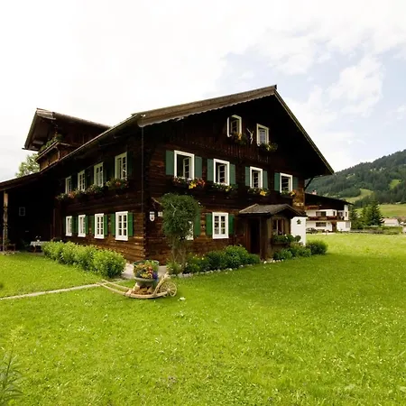 Tirolerhaus - Zentral Und Ruhig - Gemuetliche Dachgeschosswohnung Mit Separater Kueche, Schlafzimmer & Charme - Ab 7 Tage Buchbar Tannheim